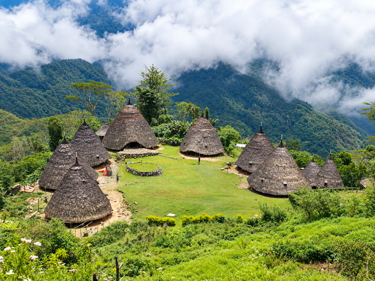 Flores: Walking Among Ancient Traditions | 8 Days 7 Night